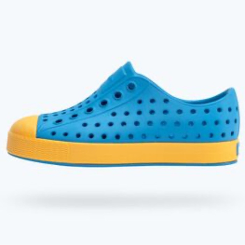 Native Jefferson NWT - Blue and Yellow Water Shoes for Toddler Summer
